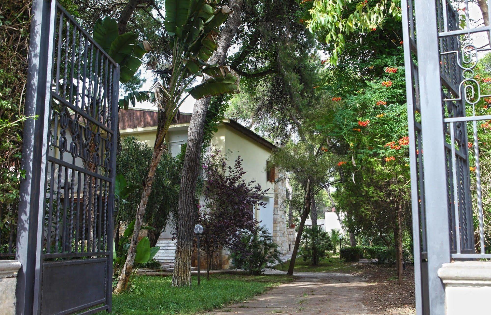 B&B Viale Dei Pini Castellaneta Marina Kültér fotó